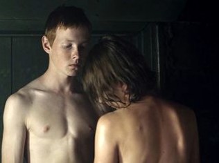 16-летний подросток и взрослая соседка