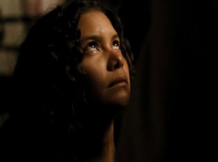 Старый чиновник и 16-летняя Сабрина: история насилия и мечты