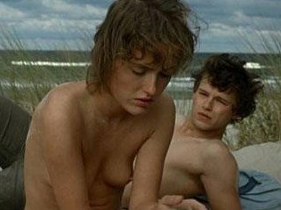 Страстная любовь на берегу моря: история старшеклассников в 1981 году