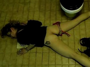 Трагедия в ночном клубе: пьяную девушку изнасиловали в туалете