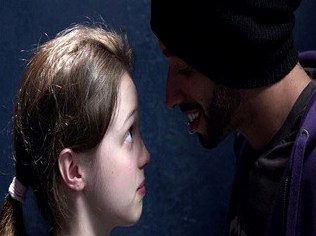 Интимная встреча в туалете ночного клуба